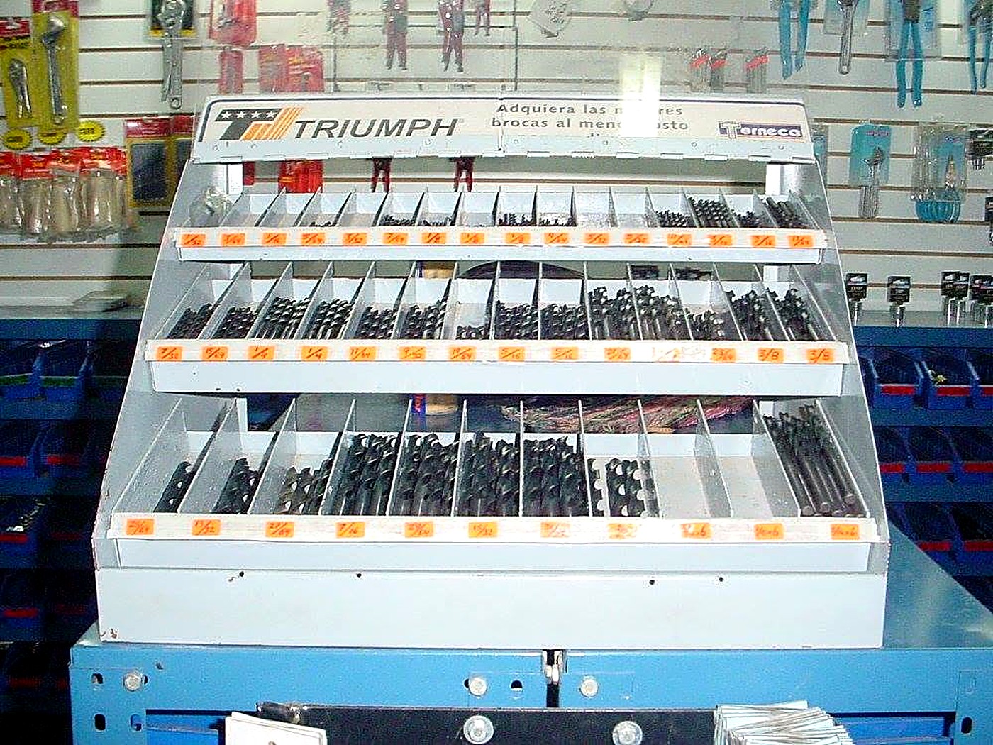 Exhibidor de mostrador fabricado para Triumph