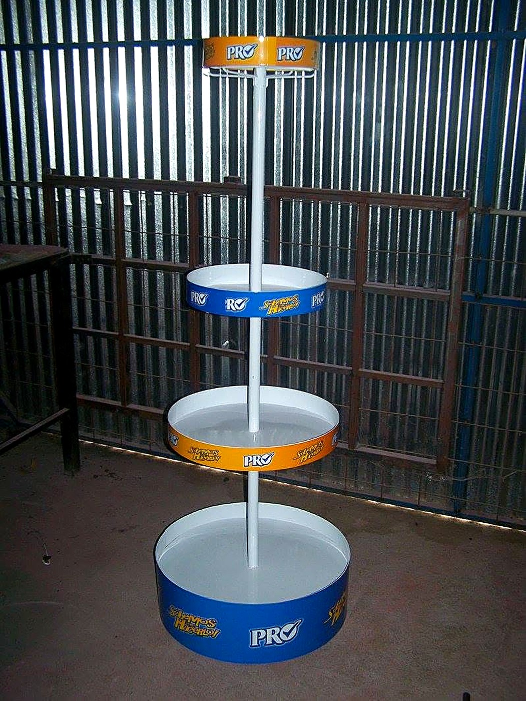 Exhibidor giratorio metálico de piso